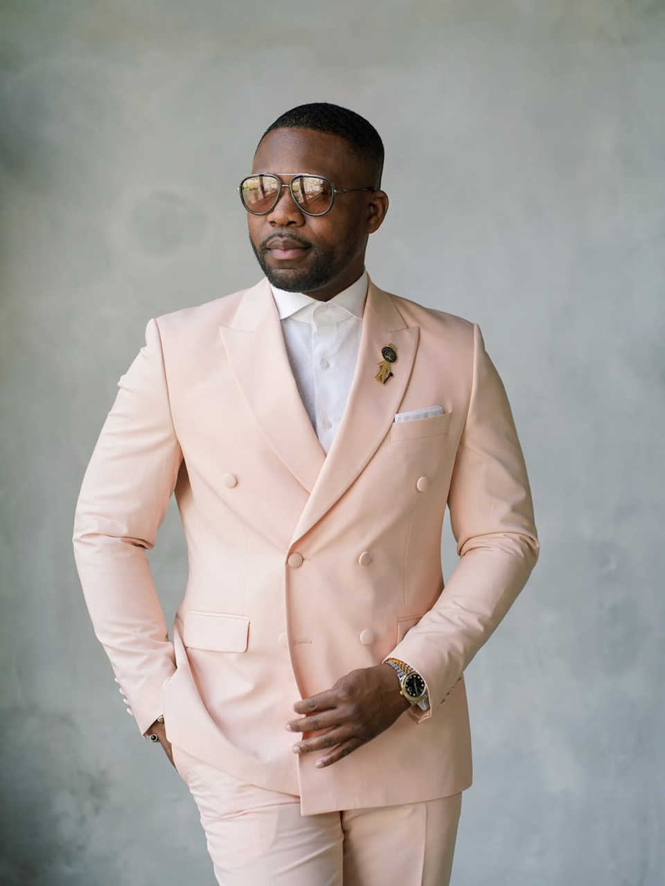 Handsome Pink Mens Tuxedos Peaked Lapel Double Breasted 2 Pieces Groom Dinner Party Male Prom Blazers Customized Coustome Homme