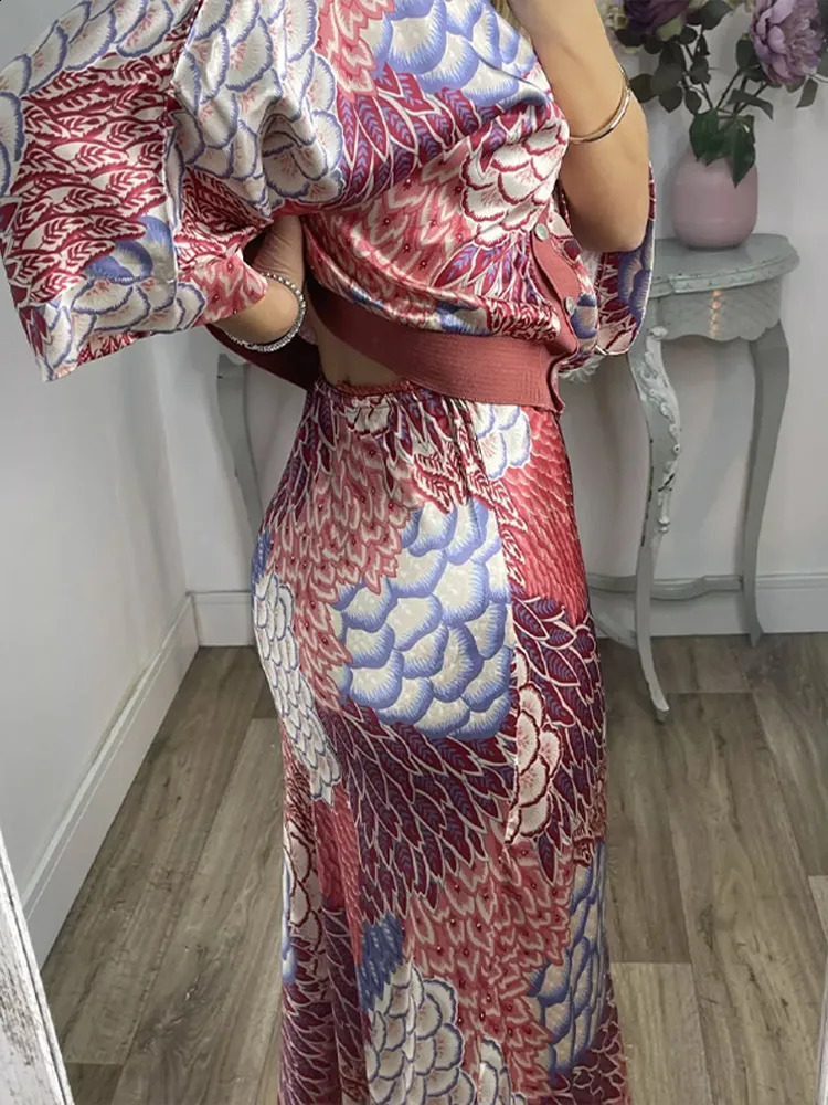 Color Blocked Printed Shirt Long Skirt Two Piece Set Fashion Silk Satin Straight Tube Casual Short Sleeved Blouse Beach Skirts 250808