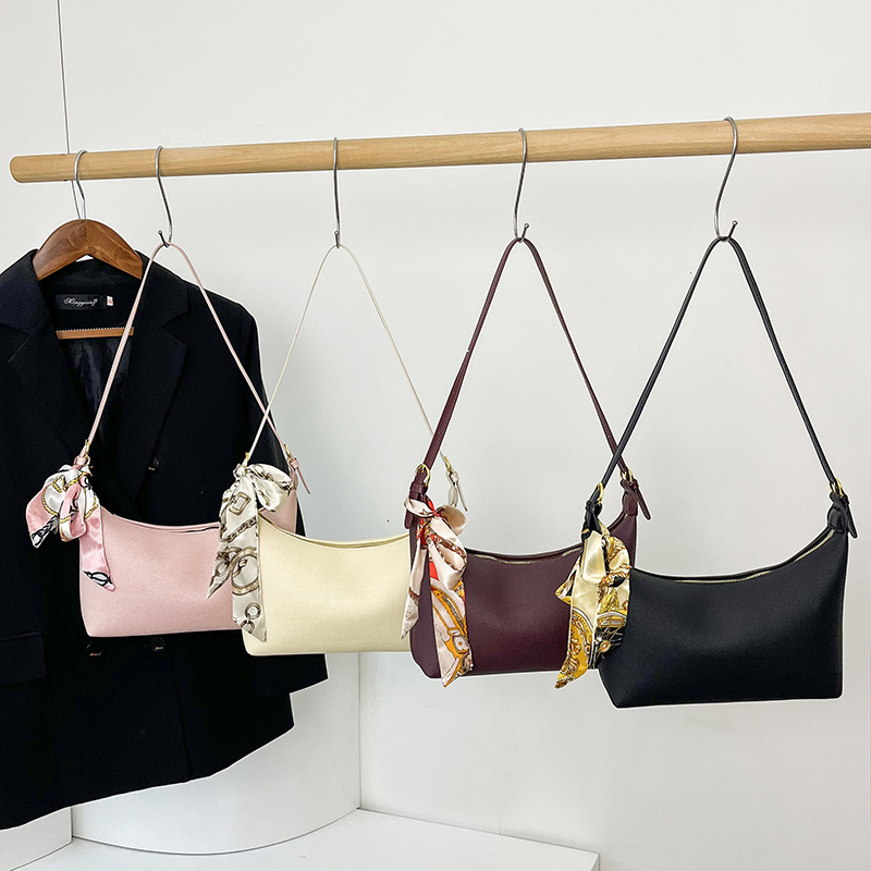 High-end Large Capacity Underarm for Women 2025 New Fashion Light Luxury Handbag Versatile Commuter Crossbody Bag ddmymoon