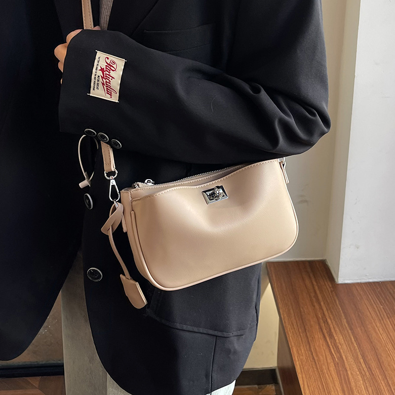 2025 New Niche Lazy Style Underarm High-end Soft Leather Women's Commuter Single Shoulder Crossbody Baguette Bag ddmymoon