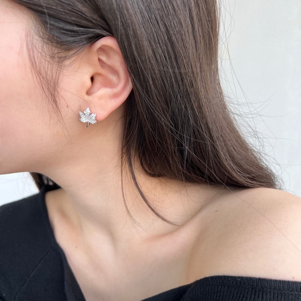 Free Shipping Designer Luxury Jewelry High-end S925 Sterling Silver Women's Earrings Maple Leaf Flower Butterfly Zircon Fashion Earrings