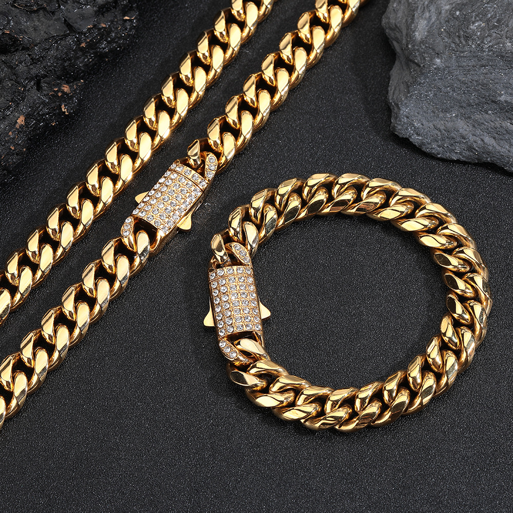 Mens Eye-catching Jewelry Piece Durable Titanium Crafted Chains Enhanced by Gleaming Gems