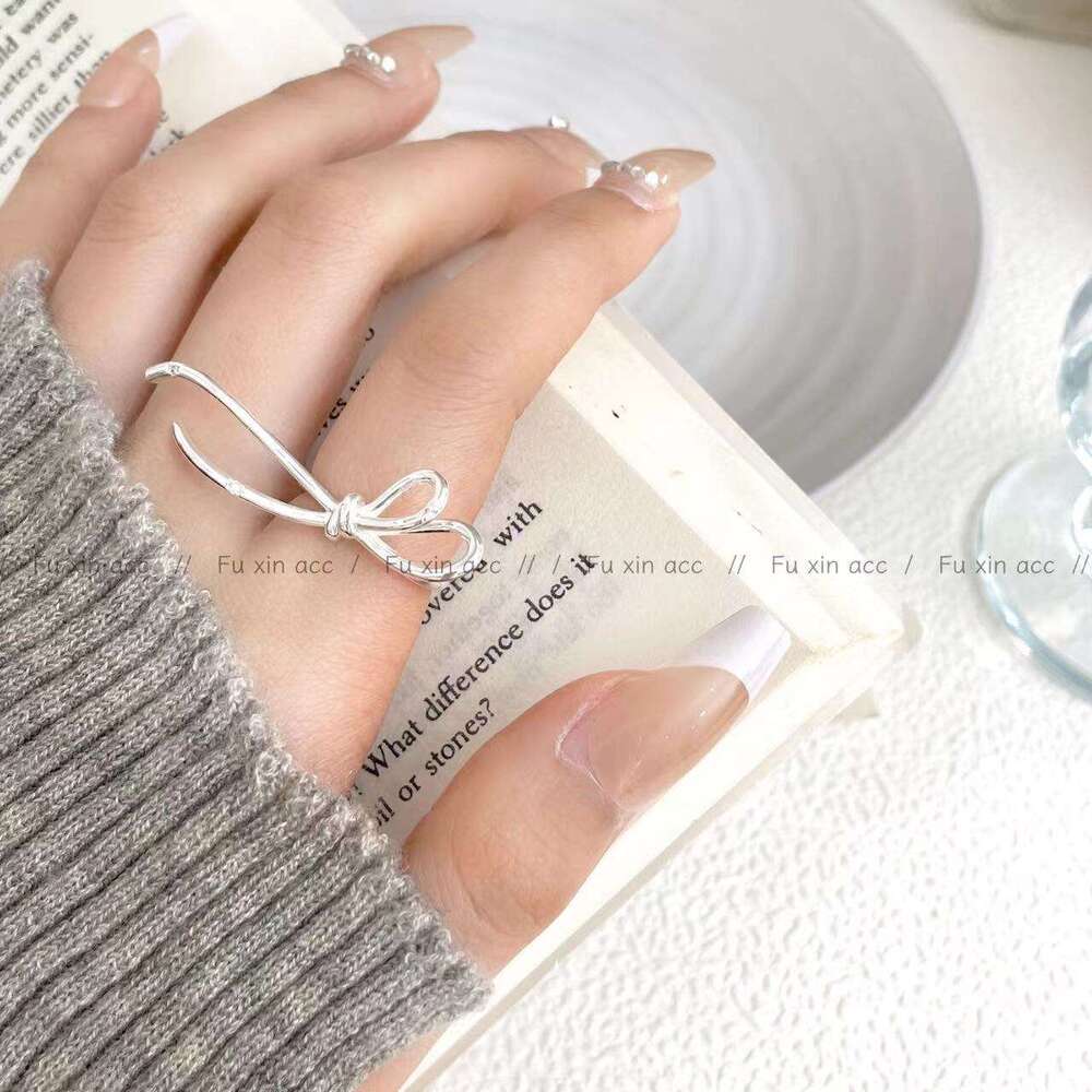 Korean Style Personality Bowknot Ring for Women, Niche Design, High-end Feel, Open Adjustable Index Finger Ring, Fashionable Versatile Hand Accessory 