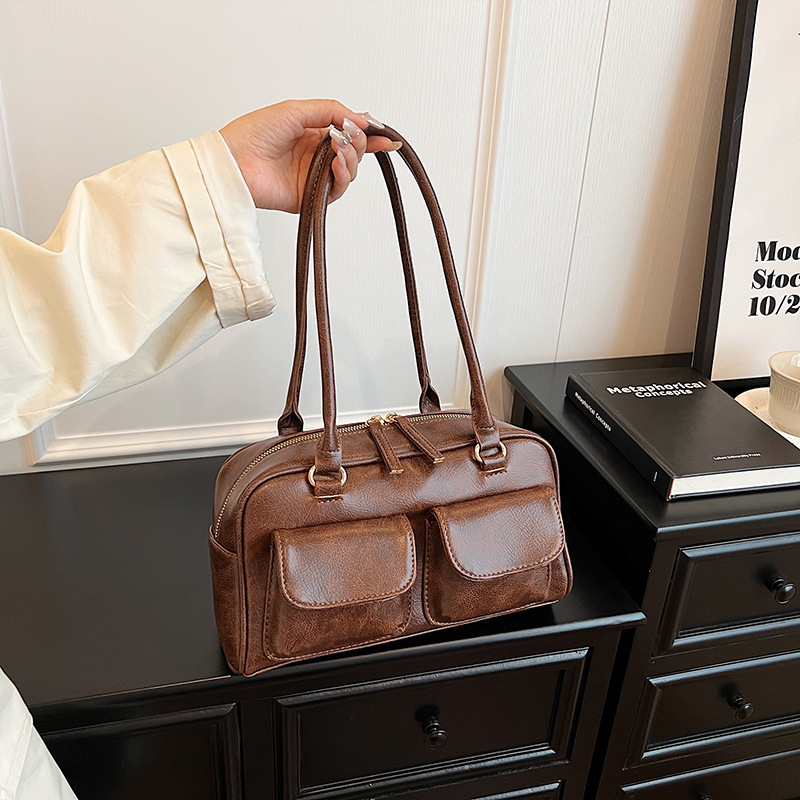 Retro underarm messenger bag women's 2025 new high-end texture shoulder bag niche portable commuter