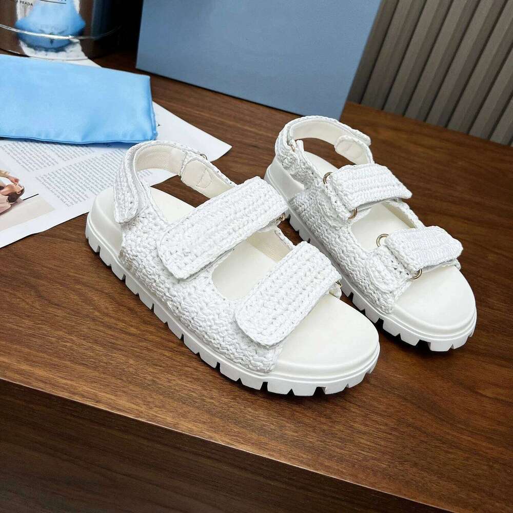 New Women Size35-41 Weaving Beach Sandals Genuine Leather Flats Solid Colors Hook Loop Designer Shoes Zapatillas De Mujer c17