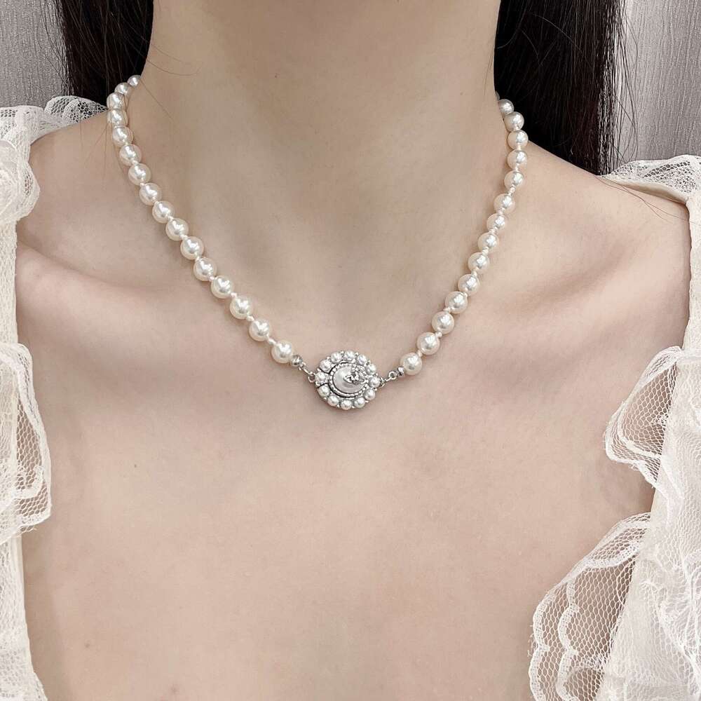 Empress Dowager Saturn Chain Round Disc Inlaid Pearl Detachable Necklace 2025 Spring New Model 1da