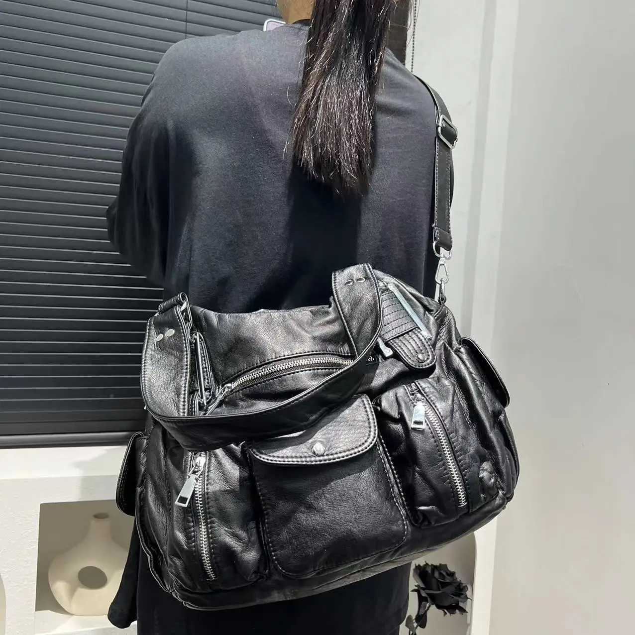 Womens Fashion Y2K Hot Motorcycle Bag Old Lychee Pattern Multi-Pocket Shoulder Crossbody Bag Y250730