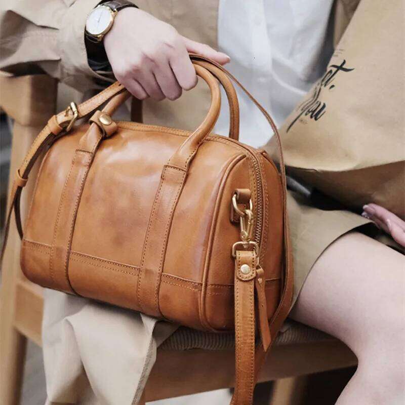 British Retro Women's Handbag Boston Soft Leather Sense Single Shoulder Commuter Bag Crossbody Niche Design Bags