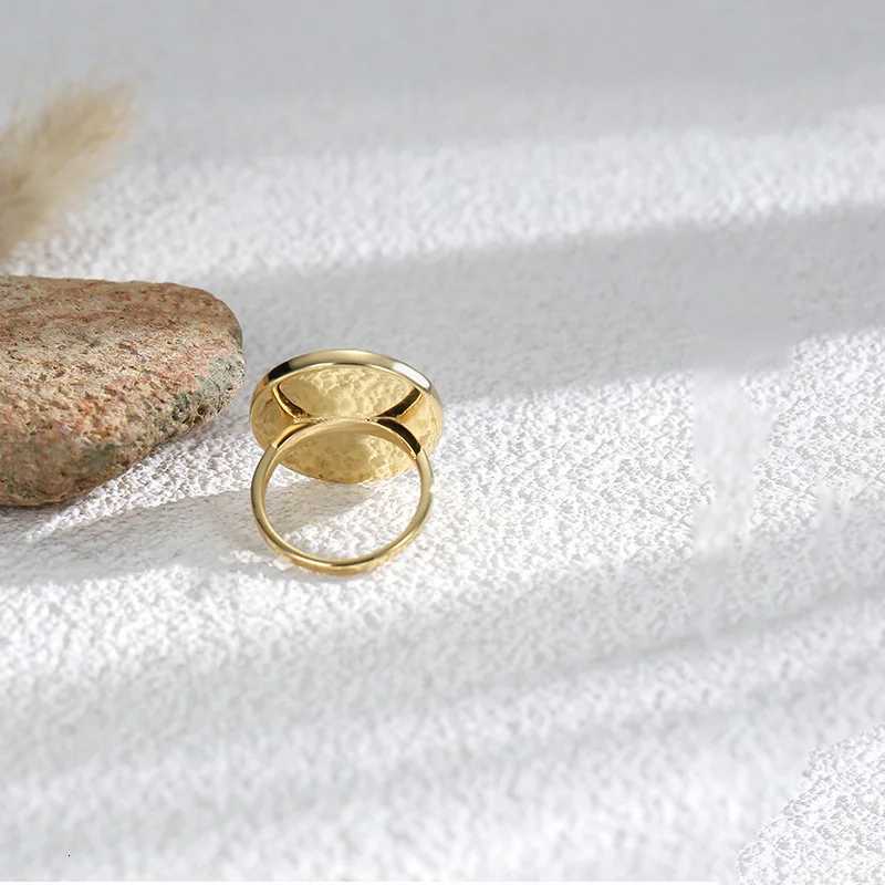 French Retro Simple Natural Shell Stone Round Ring for Women Fashion Temperament Knuckle Ring Index Finger Ring Girl Jewelry y250730