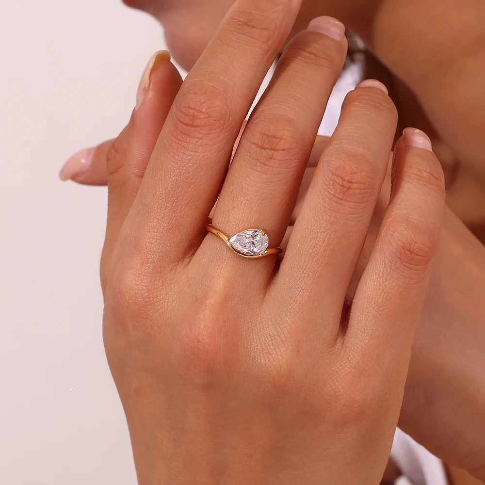 18K Gold Plated Waterproof Minimalist Wave Drop Round Zircon Ring 316L Stainless Steel Womens Rings Accessories y250730
