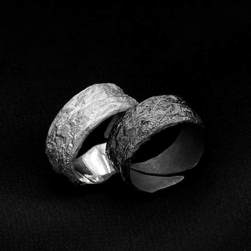 HX New Fault Ring Designer Original Dark Wind Retro Trend Men and Women Couple Engagement Jewelry Accessories y250730