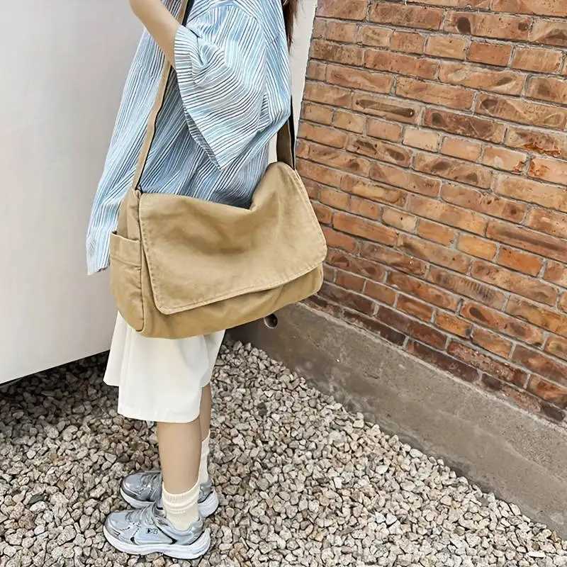 2024 Womens Messenger Bag Vintage Handbag Canvas Teenager Shoulder Tote Bags Casual Handbag Crossbody Handbags G250729