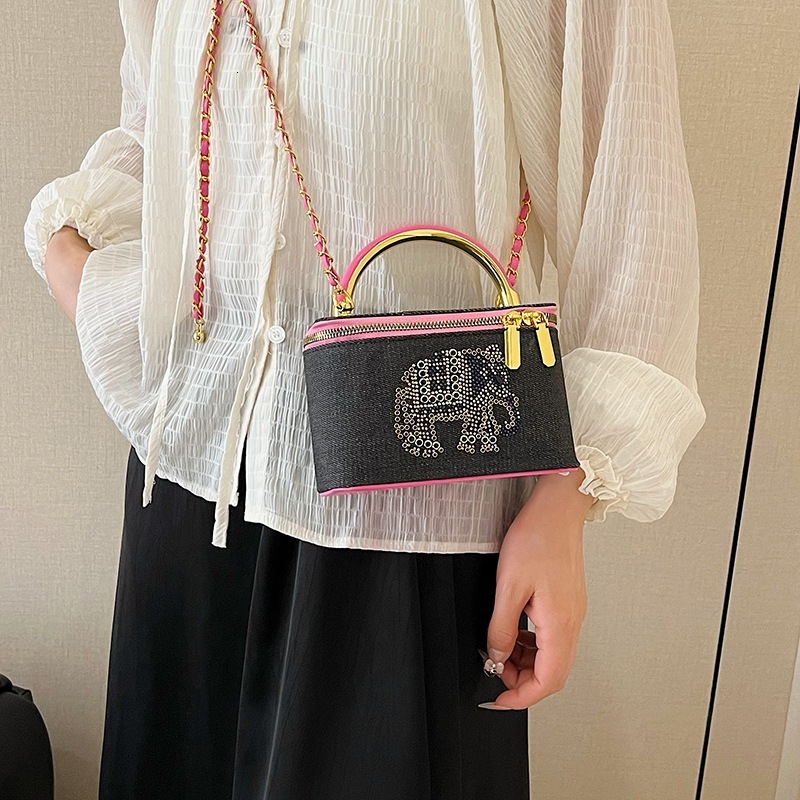 Korean Style Chain Handbag for Women 2025 New Fashion Trendy Personality Rhinestone Shoulder Crossbody Box Bag ddmymoon