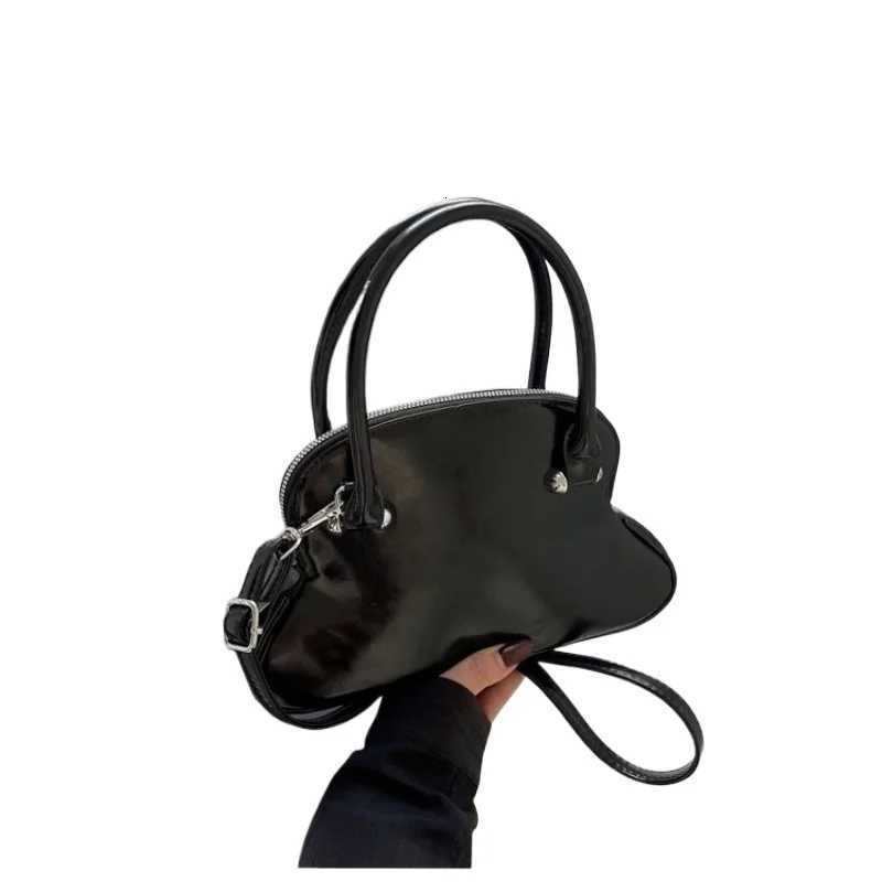 Simple and Fashionable Super Fire Bag Womens New Spring and Summer Versatile Shoulder Messenger Bag Hand Carry Cloud Bag Ins Y250730
