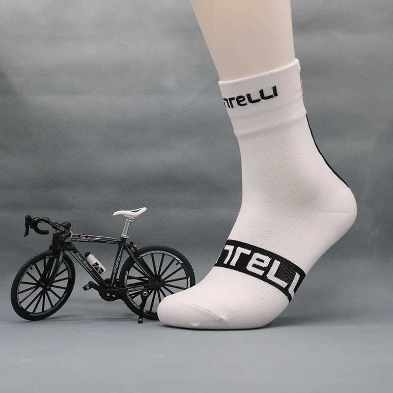 1 Pair of Cycling Socks Bicycle Professional Competition Cycling Socks Mens Outdoor Sports Socks Womens Fitness Running Socks Z250731