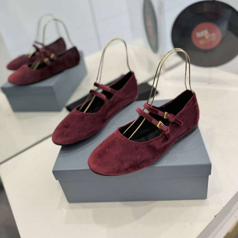 New Women Size35-41 Veet Ballet Flats Round Toe Mary Janes Buckle Strap Solid Colors Designer Shoes Zapatillas De Mujer d8e