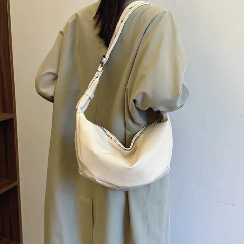 Casual Soft Pu Leather Womens Crossbody Bags Fashion Ladies Hobos Shoulder Bag Solid Color Portable Female Underarm Handbags Y250730