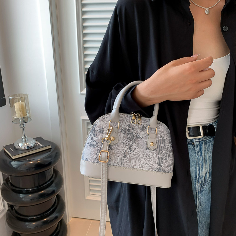 Fashion Handheld Shell Bag for Women Summer Color-Block Embroidery Single Shoulder Crossbody Bag Casual Simple Bag 250731