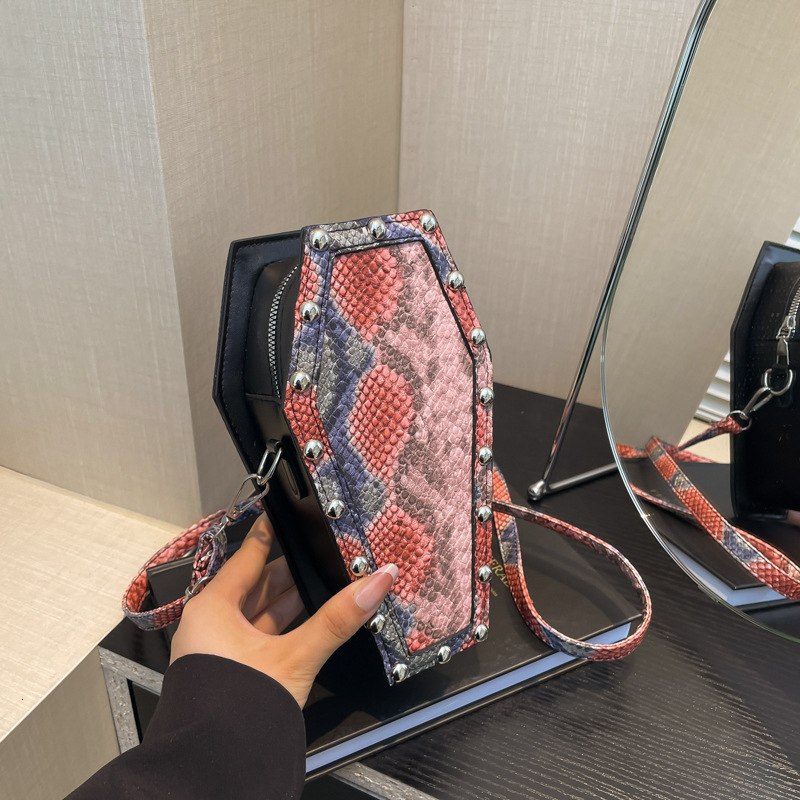 2024 New Fashion Dark Leopard Print Personality Trend Coffin Trendy PU Single Shoulder Crossbody Bag for Women ddmymoon