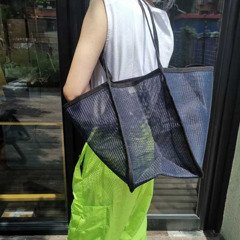Fashion Large Capacity Handbag Mesh Hollow Out Design Beach Travel Bag for Women Single Shoulder Bag Female Shopper Totes G250729