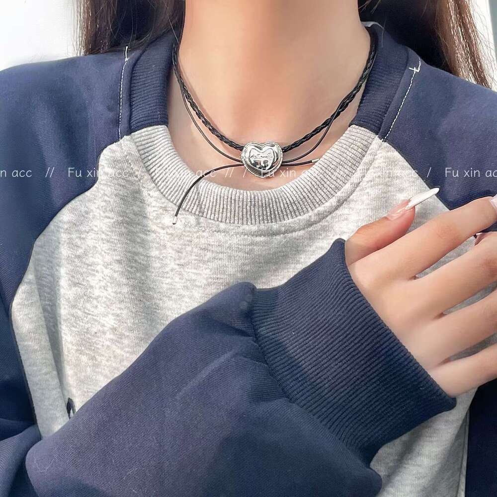 Double Layer Leather Rope Heart Bow Necklace Fashion Personality Sweet Cool Style Clavicle Light Versatile Design Sweater Chain 3ff