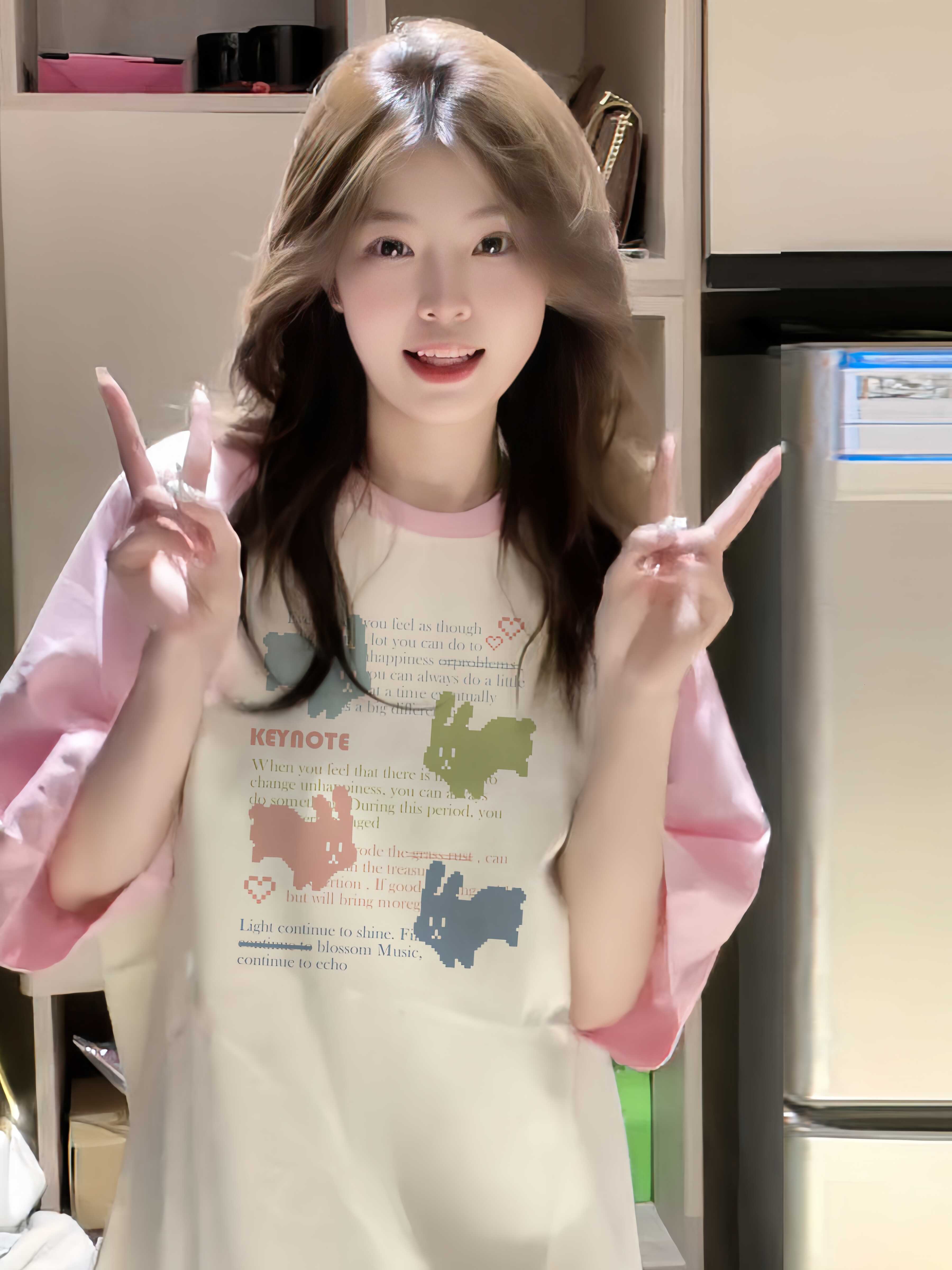 2025 set short sleeved women's T-shirt summer new hot style loose half sleeved high school and high school students new designer T-shirt