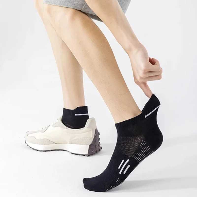1/10 Pairs High-Quality Men Breathable Running Sports Socks Summer Thin Mesh Sweat Absorbing Odor Proof Couple Casual Socks Z250731