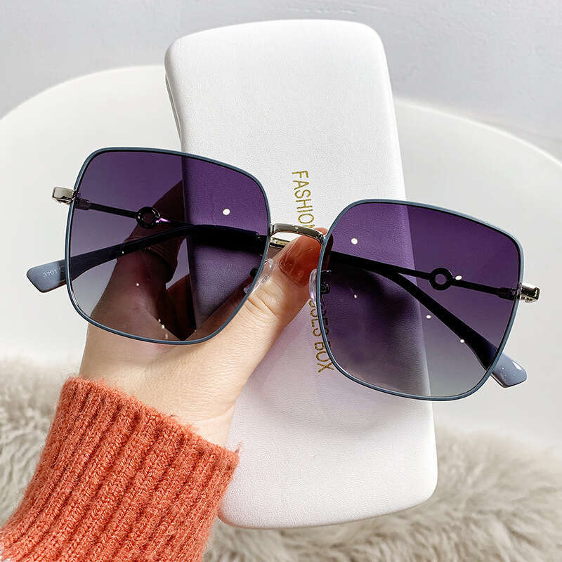 DHcollections 2025 Fashion Square Sunglasses - UV400 Protection, Metal Frame, Slimming Oversized Design for Women (5 Trendy Colors)