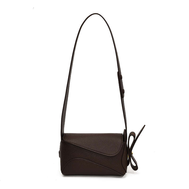 Caramel colored leather single shoulder crossbody bag, simple and fashionable flip cover small bag, versatile for daily commuting, women's bag on