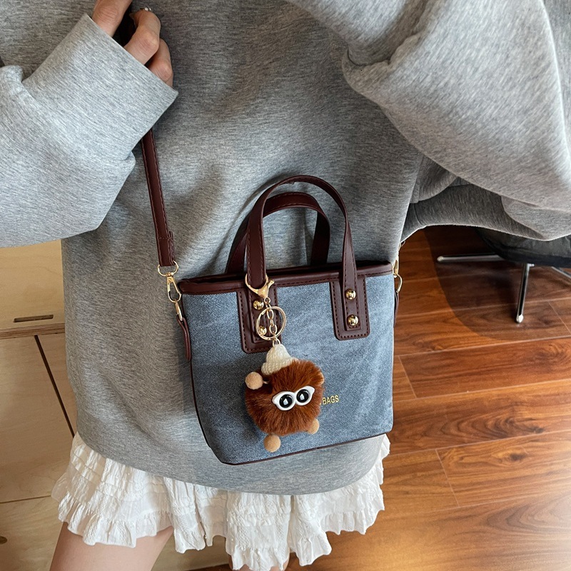 This Year's Trendy Small Bags for Women 2025 New Fashion Versatile Shoulder Crossbody Textured Handheld Bucket Bag ddmymoon