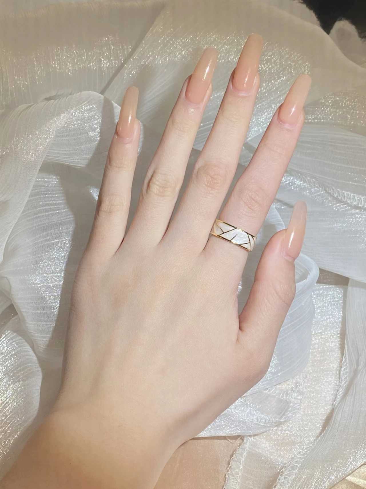 Trendy Gold-color Rings for Women Fashion White Dripping Glue Womens Handmade Enamel Jewelry Engagement Party Jewelry Ring y250730