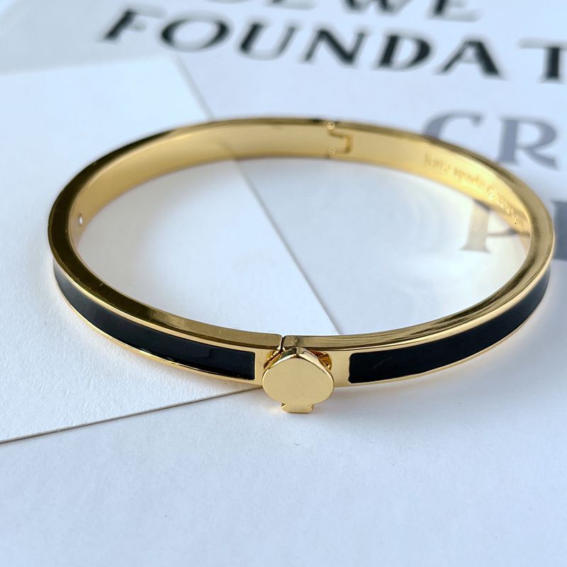 European and American Designer bracelet Fashion Light Luxury Commuting Niche Ins Cool Style Enamel Inlaid Smooth Madam Metal Bracelet