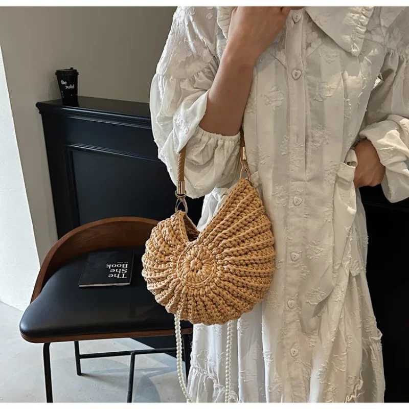 Creative Conch Shaped Crochet Women Shoulde Bags Funny Cute Pearls Chains Handmade Weave Crossbody Bag Novelty Small Handbags Y250730