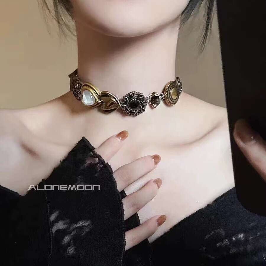 FUXIN New Chinese Style Punk Titanium Steel Necklace for Women Brass Vintage Button Hot Girl Collarbone Chain 914