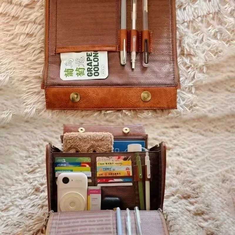 Womens Crossbody Design Niche Highend Handbag Large Capacity Tote Versatile Autumn and Winter Commuting Bag TrendW251101