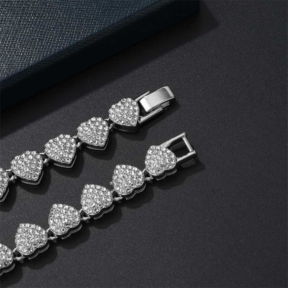 D Z fashion sparkling heart-shaped bracelet necklace suitable for men women buttocks fashion ice out micro zircon inlay 10MM gold alloy charm jewelry 