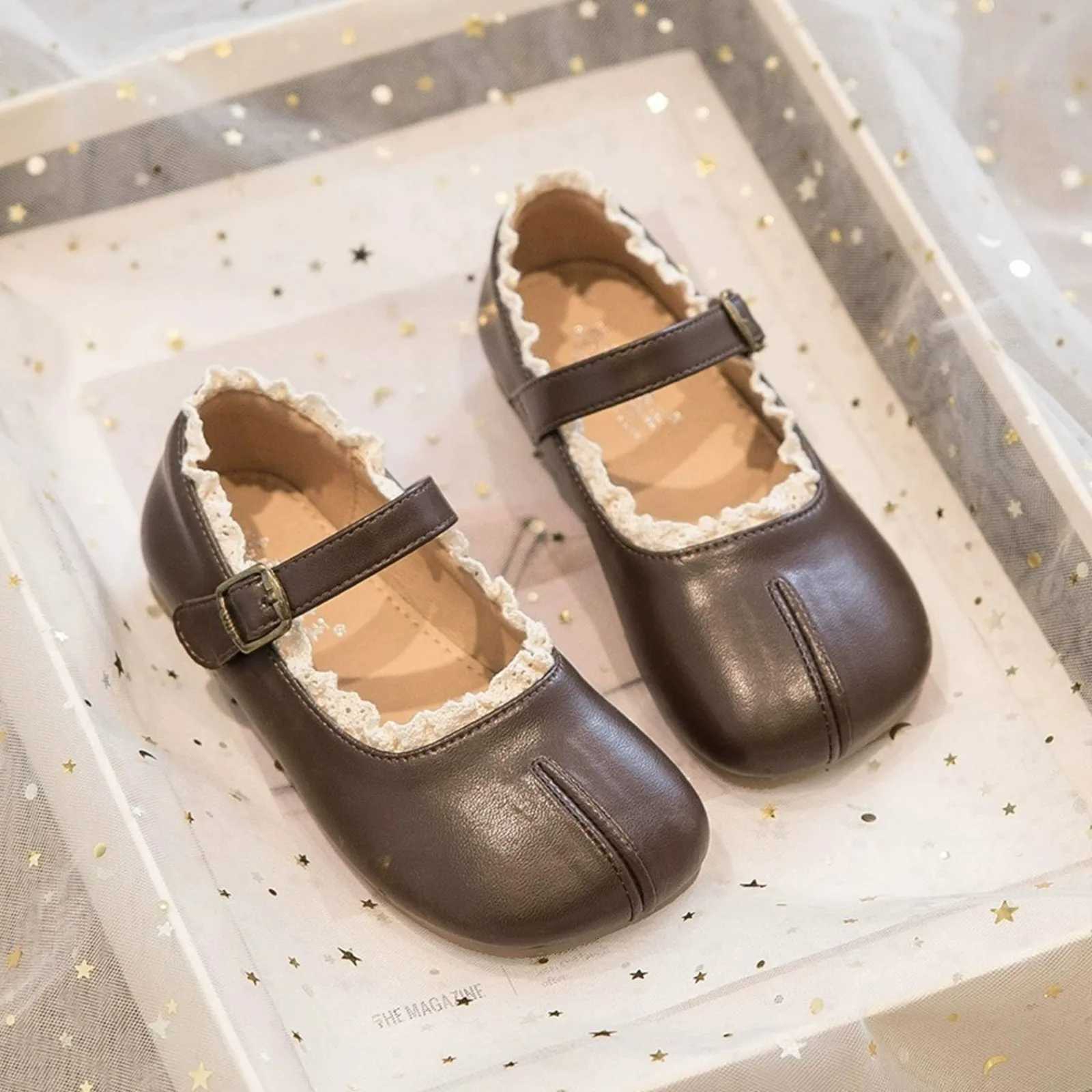 Girls Princess Shoes Round Toes 2025 New Kids Leather Shoes Nonslip Sweet Cute Lace Soft Sole Toddler Flats School Party ShoesT251101