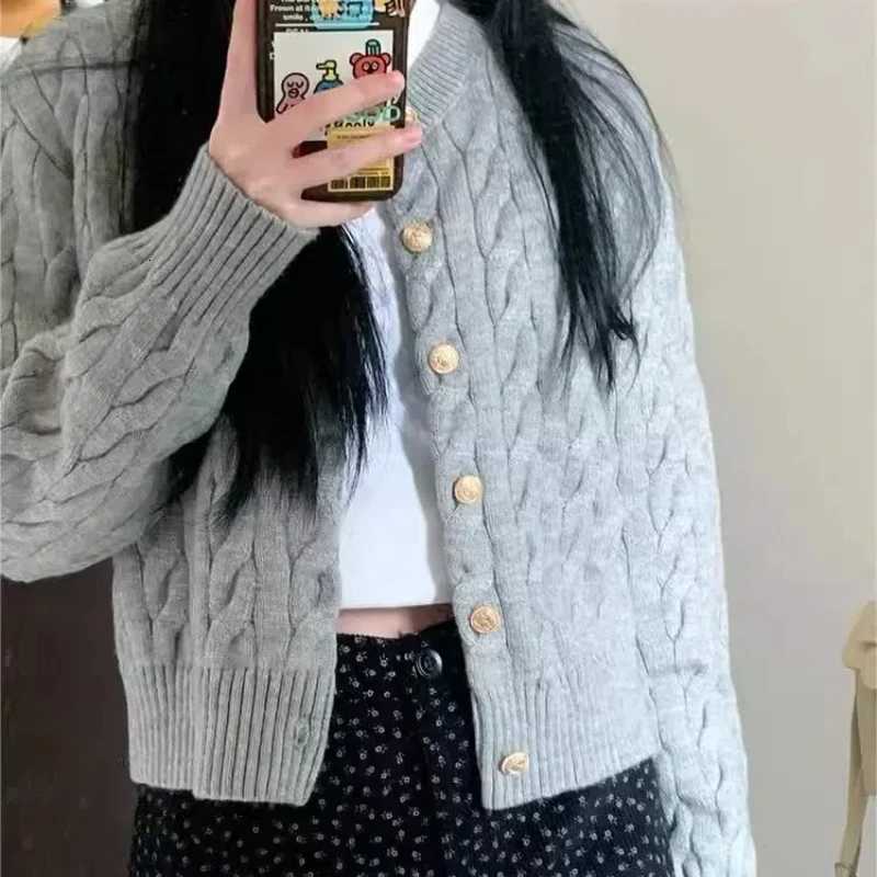 Autumn And Winter New Womens Clothing Knitted Cardigan Round Neck Sweater Fashionable Single Breasted Womens TopT251101
