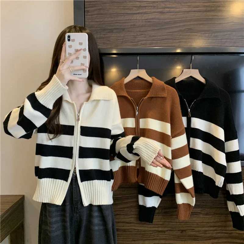 Autumn Winter Stripes Turndown Collar Warm Sweaters Women Fashion Vintage Commute Double Zipper Loose Knitted CardiganT251101