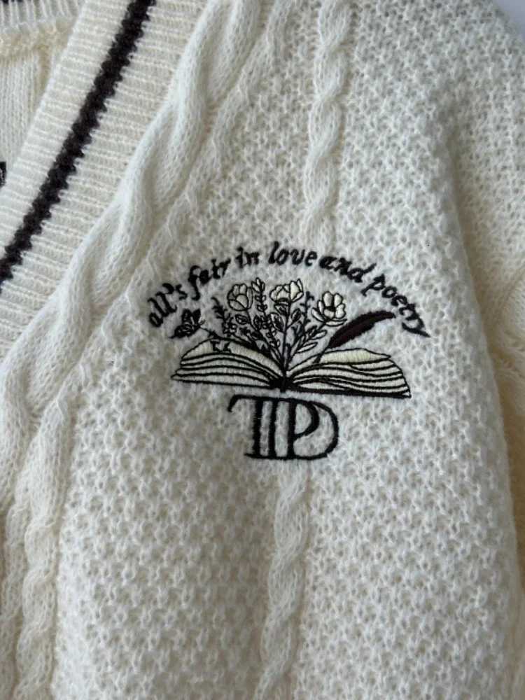 Oversized Vintage Star Embroidery Long Sleeve Single Breasted Women Cardigans Autumn Beige Folk Knitted ttpd Cardigan WomenT251101