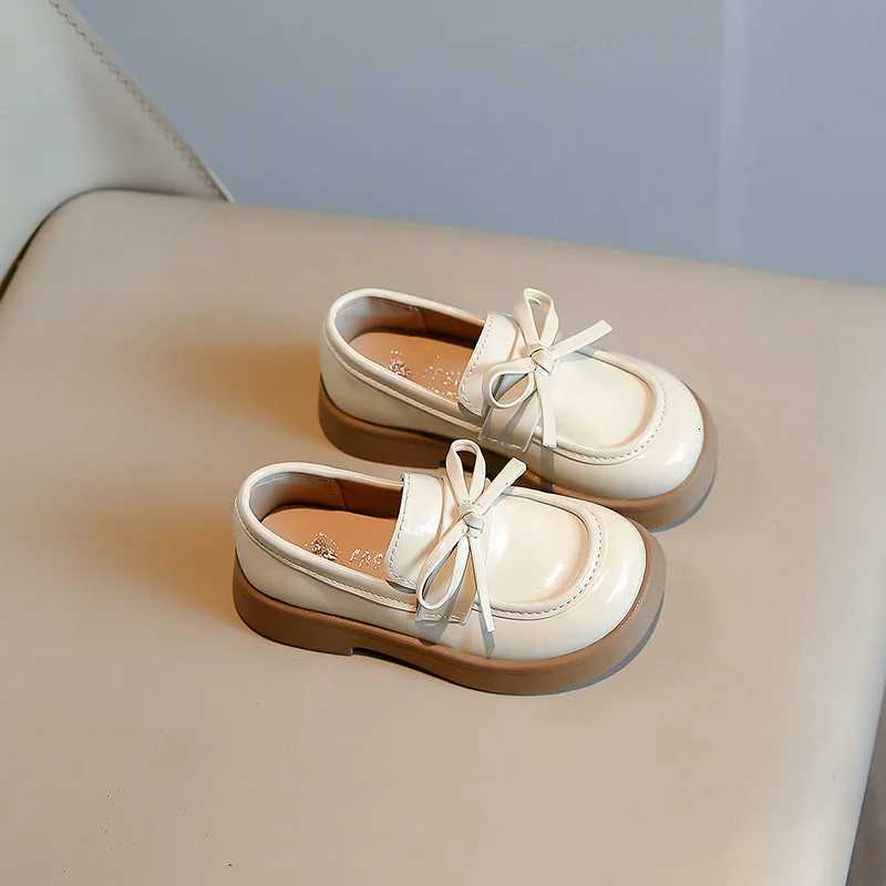 New Fashion Childrens Leather Shoes Spring Autumn Versatile Black School Girl Shoes Party Wedding Causal Kids Princess LoafersT251101