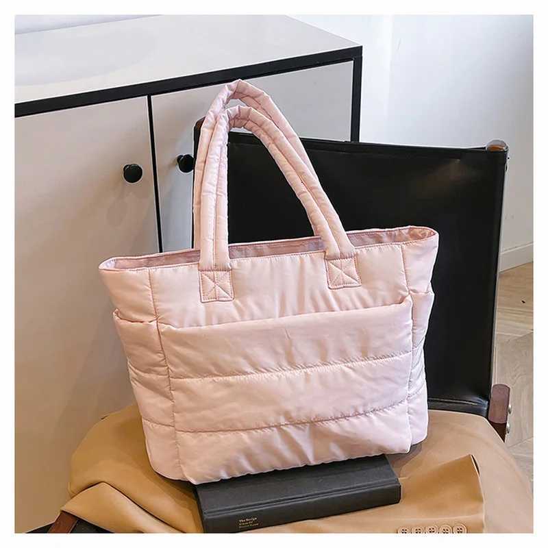 New Large Capacity Tote Bag Versatile Handbag for Women Commuting Bag Messenger Shoulder Bag Multiple Pockets Mummy BagW251101