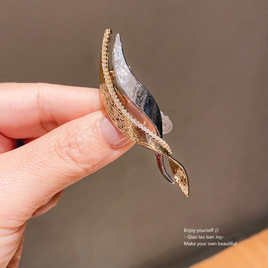 Silver Toned Moon Snowflake Hair Clip With Rhinestone Details Delicate Daily Elegant Jewelry Gift For Her High Quality And Stylish Accessory