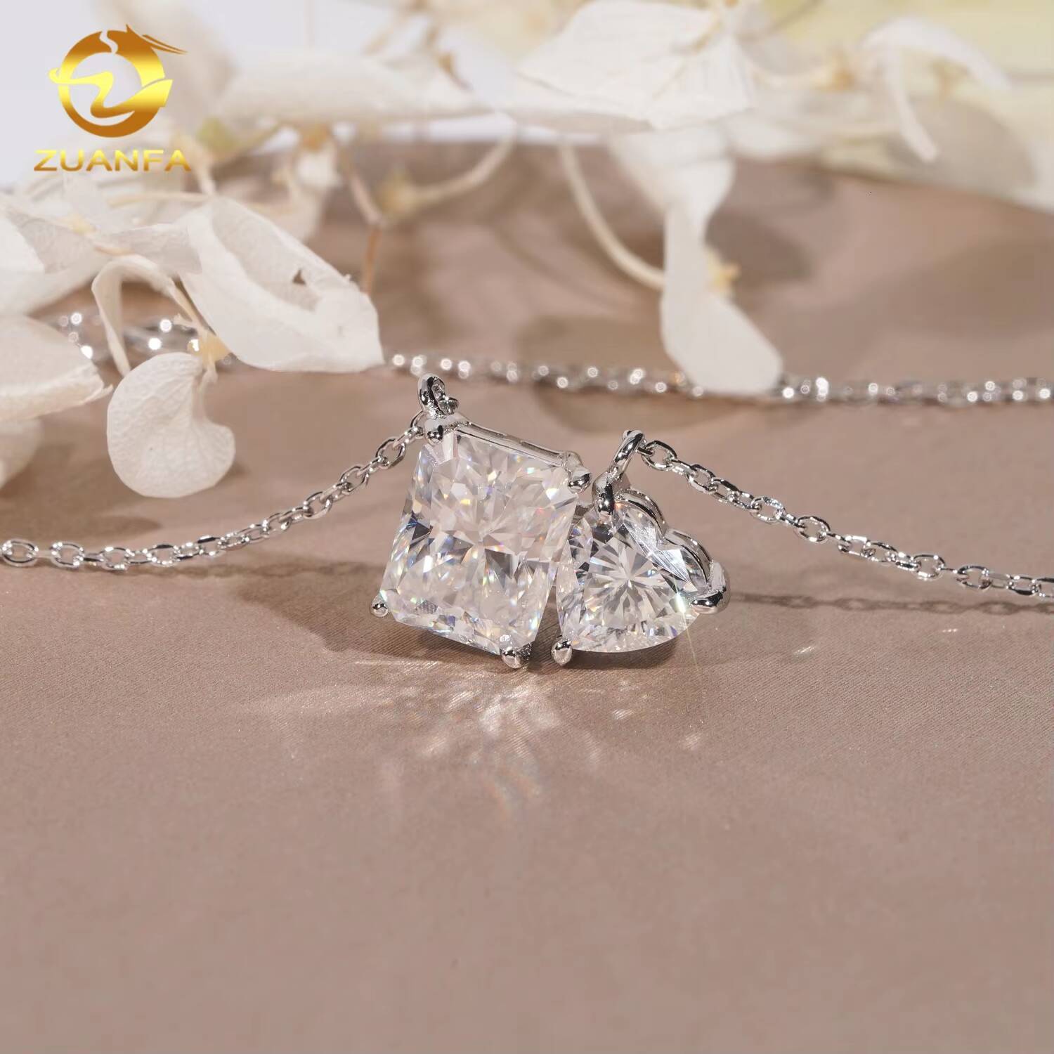 Wholesale Factory Price Two Moissanite Diamond 925 Silver Heart Pendant VVS Moissanite Charm Fashion Jewelry Necklace