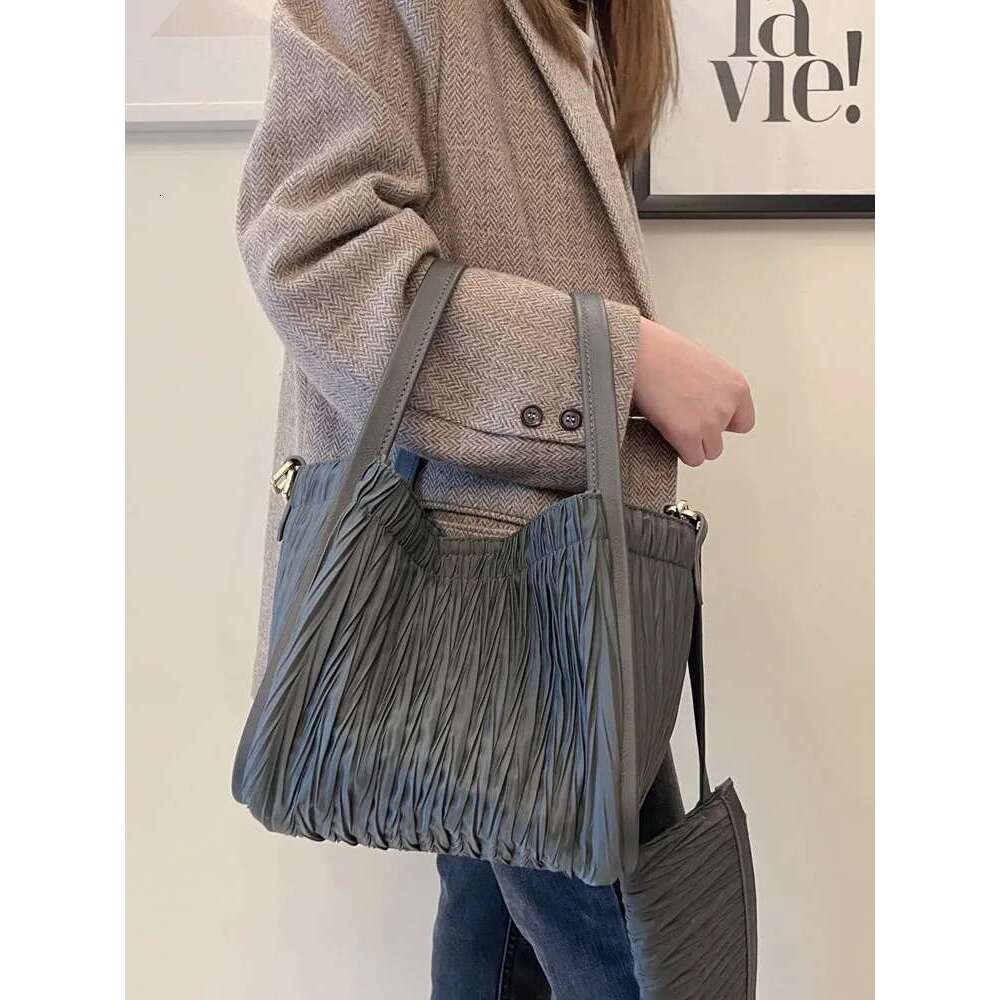 Women's Bags Office Ladies Nylon Bucket High Capacity Handbag Casual Fashion Tots Pleated Design Single Shoulder Bags Women Shopping Bag