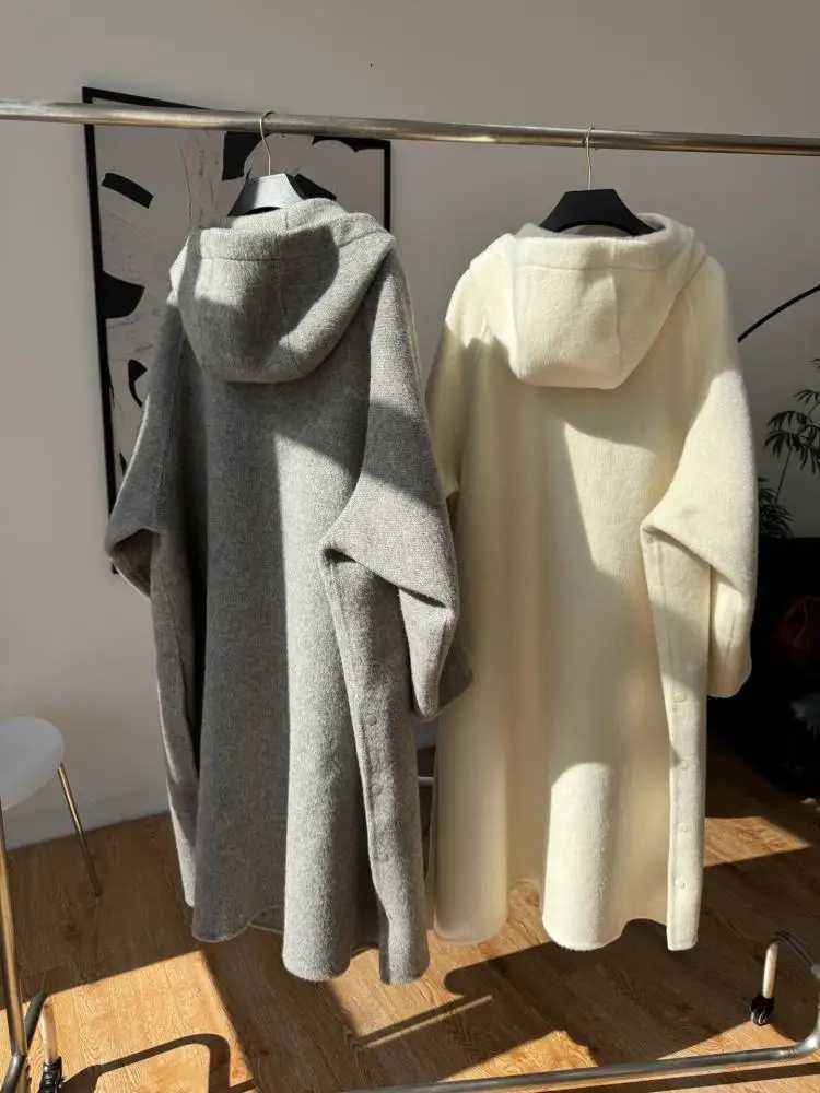 2025 Autumn And Winter HighEnd Warm Thick Hooded Lady Alpaca Woolen Blended Jackets Womens Long Loose Wool CoatsT251101
