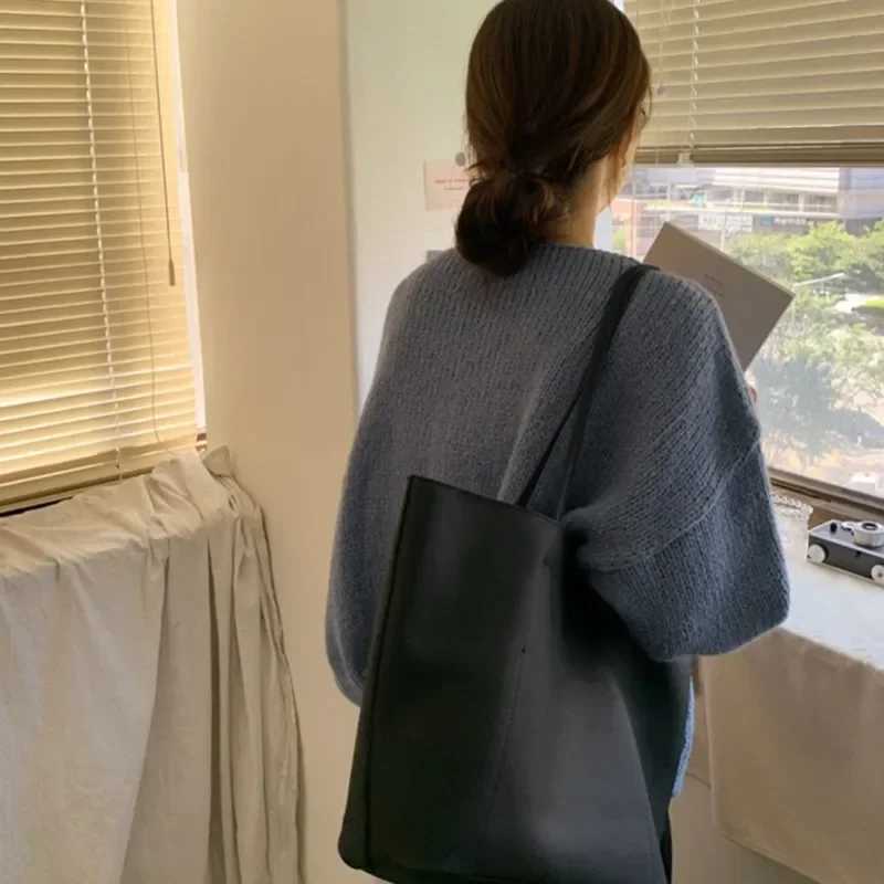 Autumn and Winter New Vneck Cardigan Womens Longsleeved Sweater Fashionable and Elegant Singlebreasted Knitwear JacketT251101