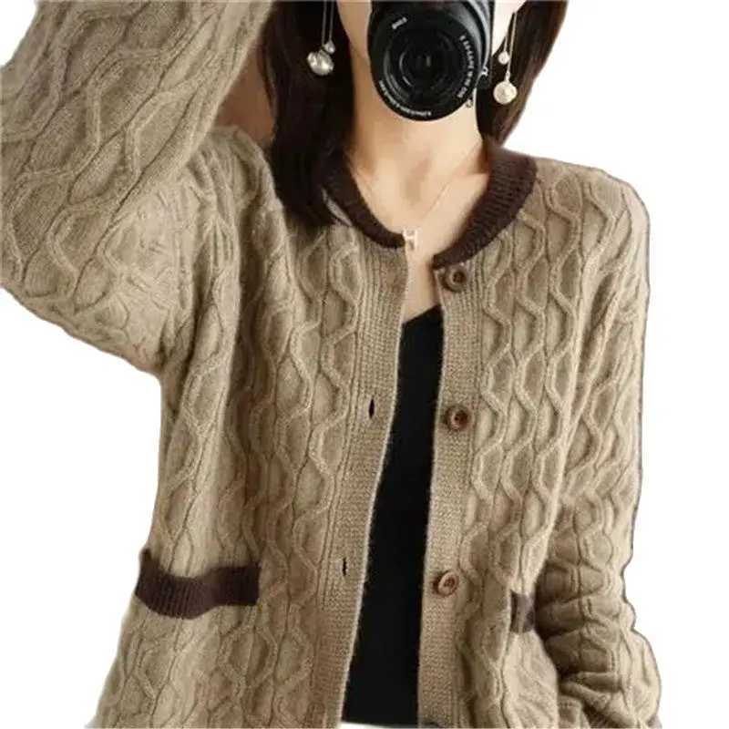 Advanced Temperament Crew Neck Thicken Cardigan New Womens Coat Fashionable Sweater Jacket Receive Waist Knitting Shirt TopT251101