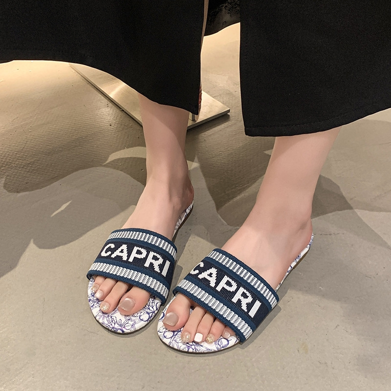 Designer slippers free shipping 2025 new women's fashionable casual embroidered letter beach sandals daily wear outdoor
