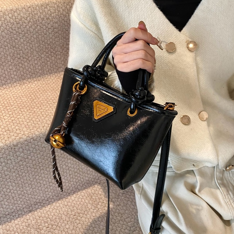 Designer bag free shipping 2025 new women's fashionable hand-held bucket bag shoulder bag crossbody bag